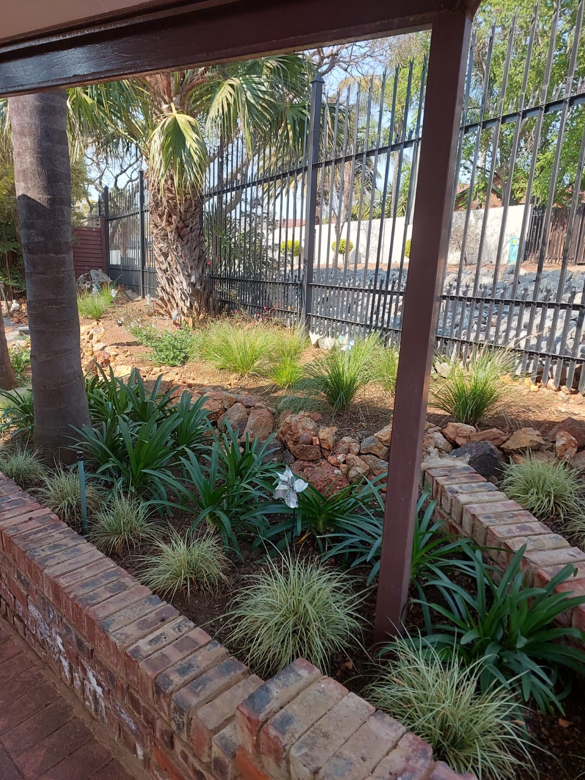 garden-design-midstream