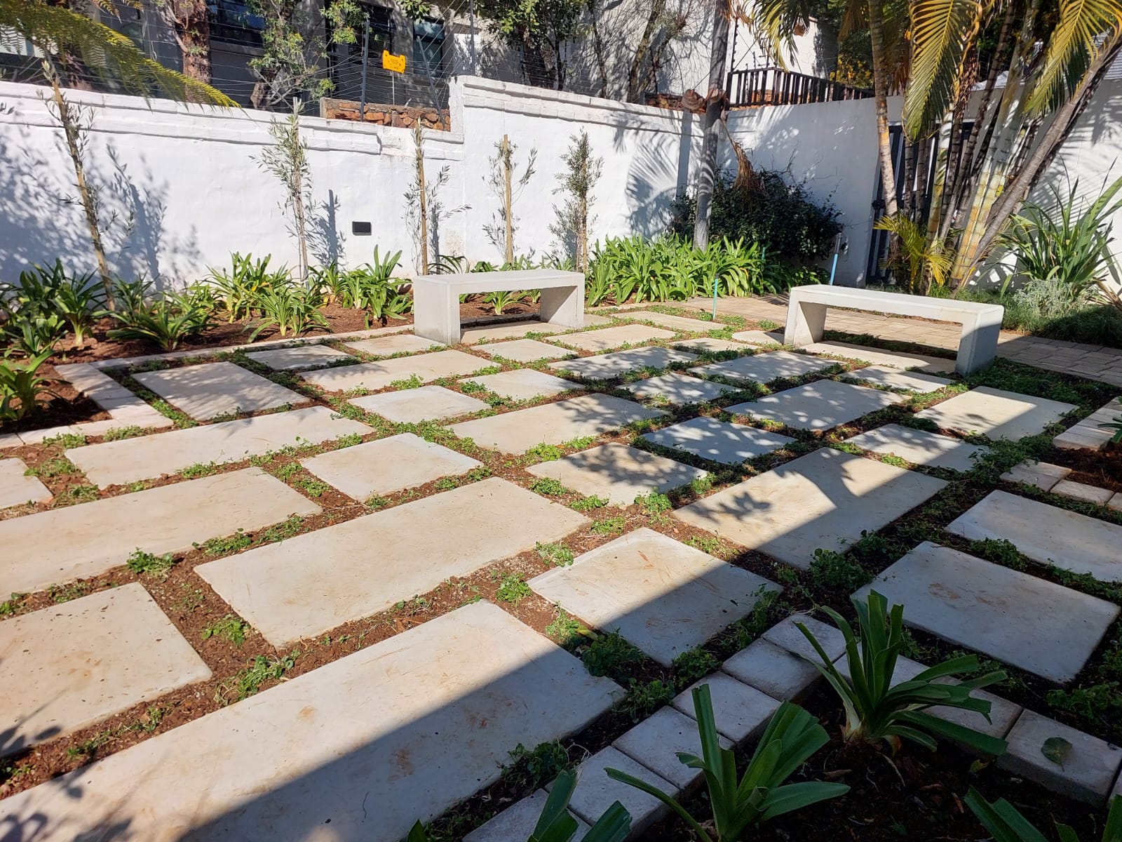 garden-pathways-midstream